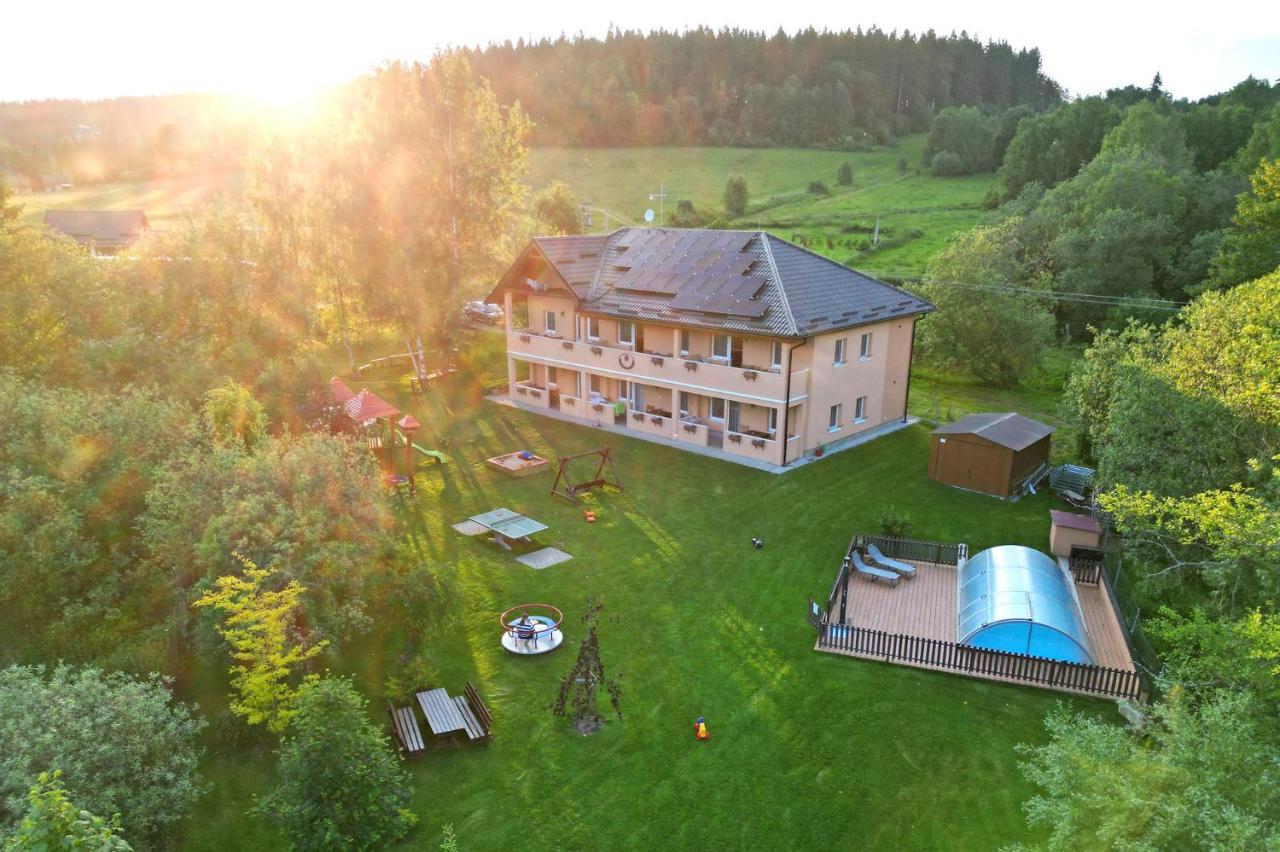 Apartments Nad Rybníky Horní Planá Exterior foto